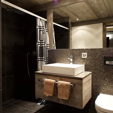 Haus Merapeak - Four Bedroom Hotel