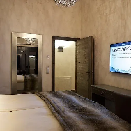 Haus Merapeak - Four Bedroom Hotel